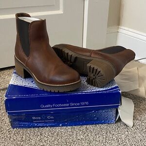 waterproof leather chelsea boots 7-7.5